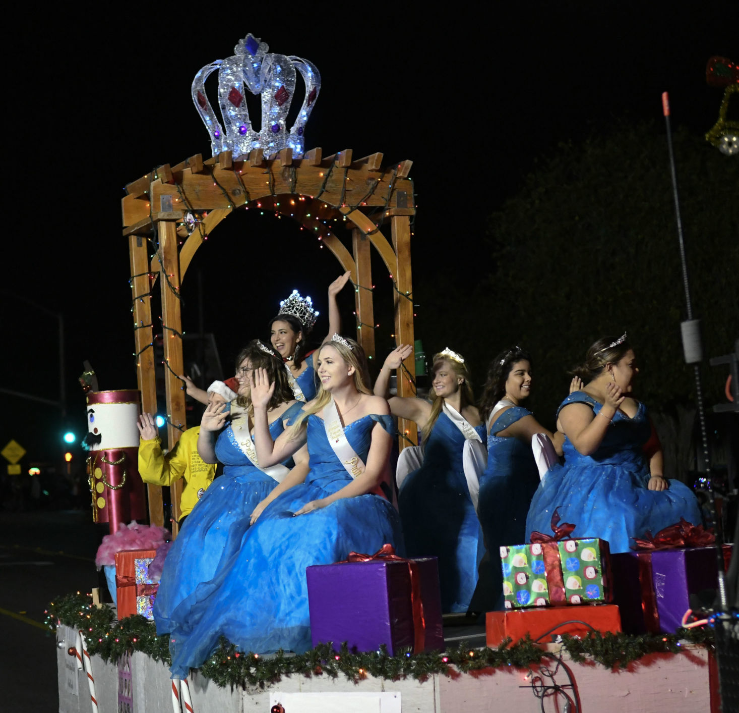 120619 Lompoc Christmas Parade 18.jpg